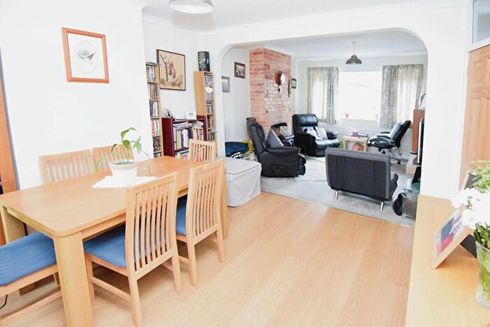 2 Bedroom End Of Terrace House For Sale In Bulford Road, Durrington, SP4