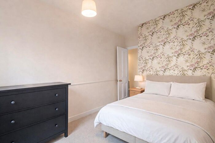 2 Bedroom Flat To Rent In Victoria Grove, South Kensington, W8