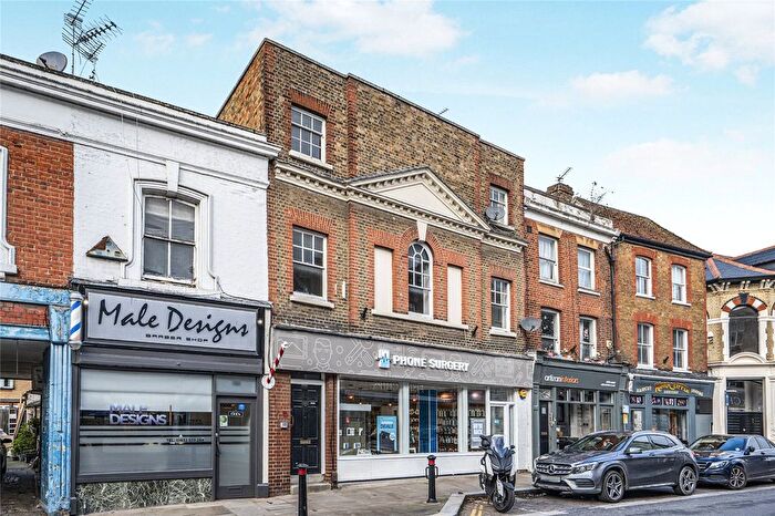 2 Bedroom Flat To Rent In Guildford Street, Chertsey, Surrey, KT16