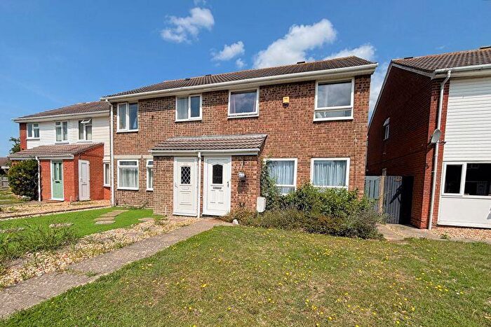 3 Bedroom End Of Terrace House For Sale In Esmonde Close, Lee-On-The-Solent, PO13