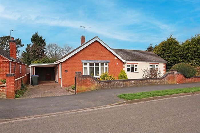 3 Bedroom Bungalow For Sale In South Parade, PE21