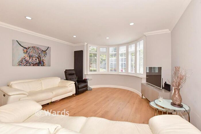 3 Bedroom Detached Bungalow For Sale In Deanwood Road, Dover, Kent, CT17