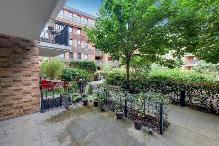 3 Bedroom Flat To Rent In Needleman Street, London, SE16