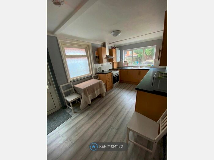 4 Bedroom Terraced House To Rent In Malmesbury Road, Southampton SO15
