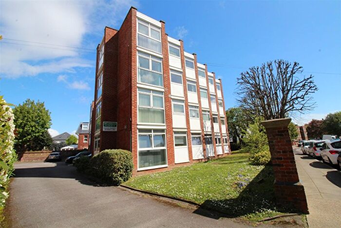 2 Bedroom Flat To Rent In Merton Road, Southsea, PO5