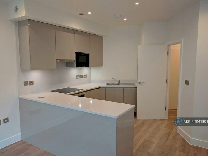 Studio To Rent In Kings Reach, Reading, RG1