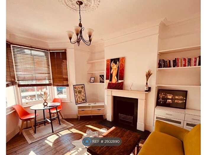 1 Bedroom Flat To Rent In Mackay Road, London, SW4