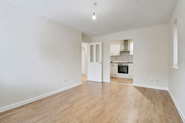 1 Bedroom Flat To Rent In Copperfields, Basildon, SS15