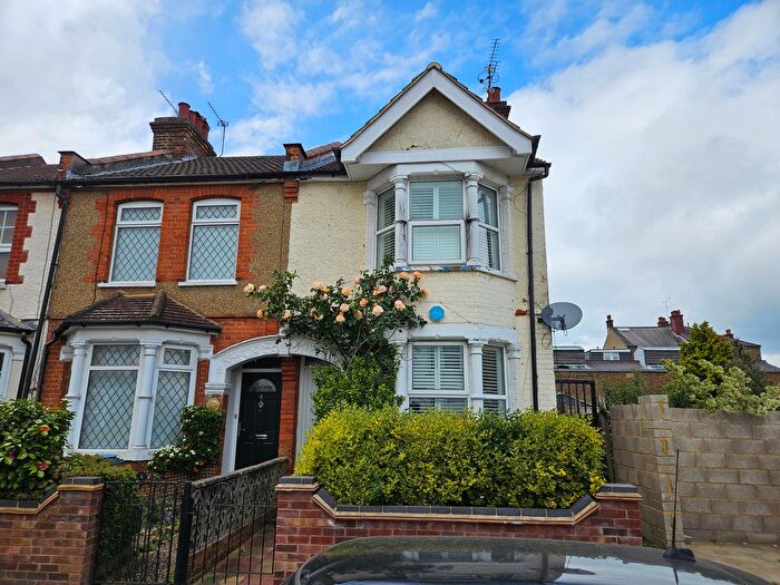 3 Bedroom End Of Terrace House To Rent In Belgrave Avenue, Watford, WD18