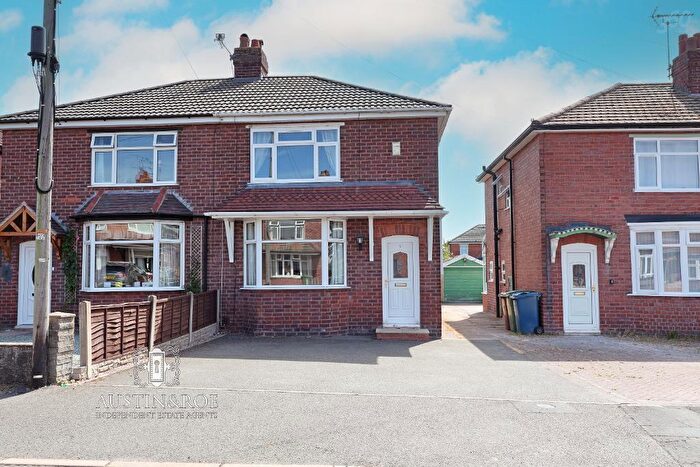 2 Bedroom Semi-Detached House For Sale In Craddock Road, Stafford, Staffordshire, ST16