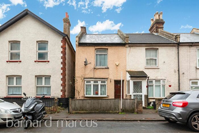 3 Bedroom End Of Terrace House For Sale In London Road, Wallington, SM6
