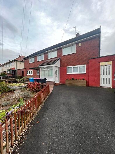 3 Bedroom Semi Detached House For Sale In Worsley, M28