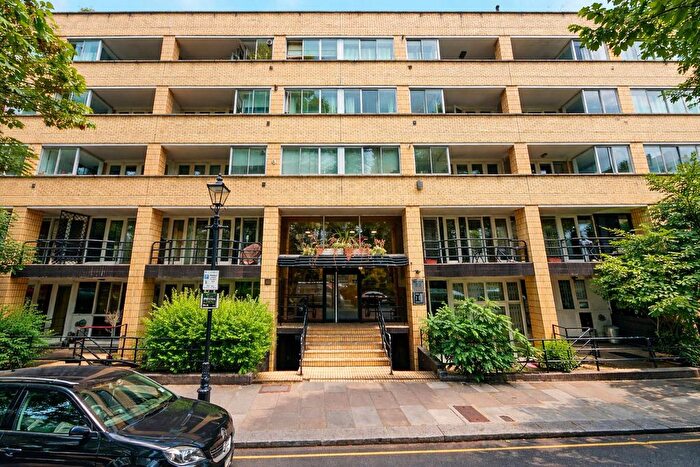 3 Bedroom Flat To Rent In The Colonnades, Bayswater, W2