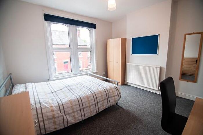 4 Bedroom House To Rent In Harland Road, Sheffield, S11