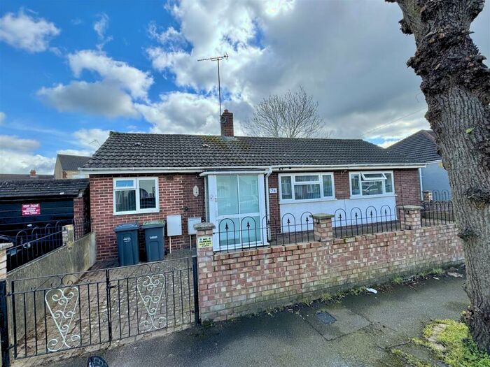 2 Bedroom Detached Bungalow To Rent In St. Monicas Avenue, LU3