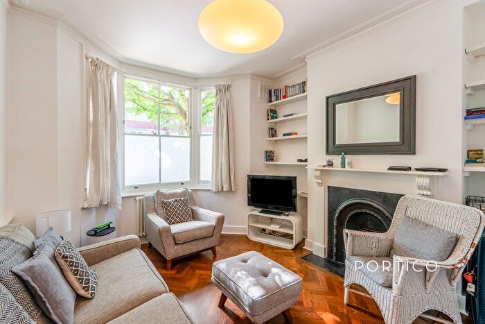 1 Bedroom Flat To Rent In Bullen Street, SW11
