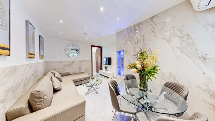 2 Bedroom Flat To Rent In Great Cumberland Place, London, W1H