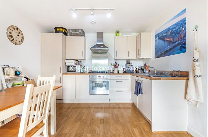 1 Bedroom Flat To Rent In St Georges Grove, London, SW17