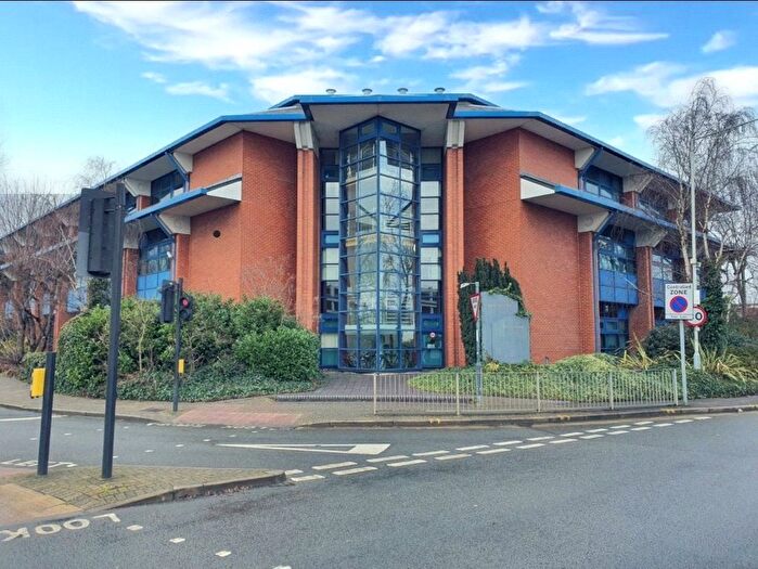 Studio To Rent In Bath Road, Heathrow, UB3