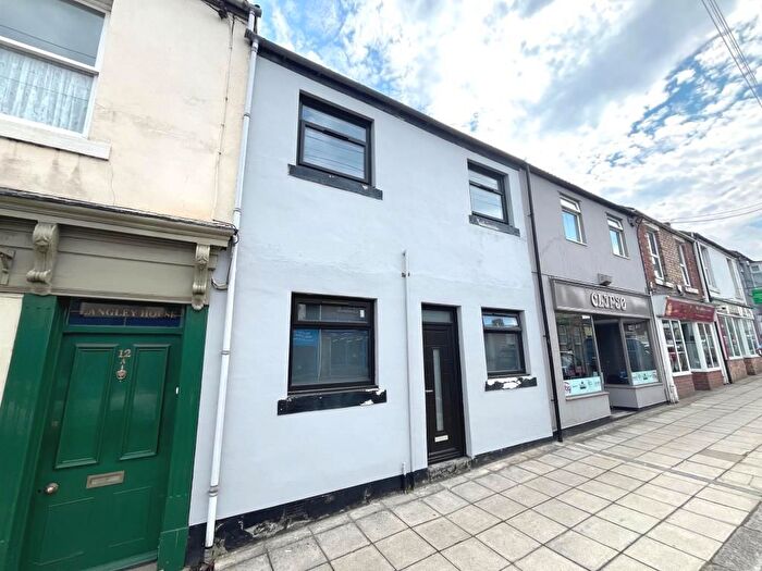 2 Bedroom Flat To Rent In High Street South, Langley Moor, Durham, DH7