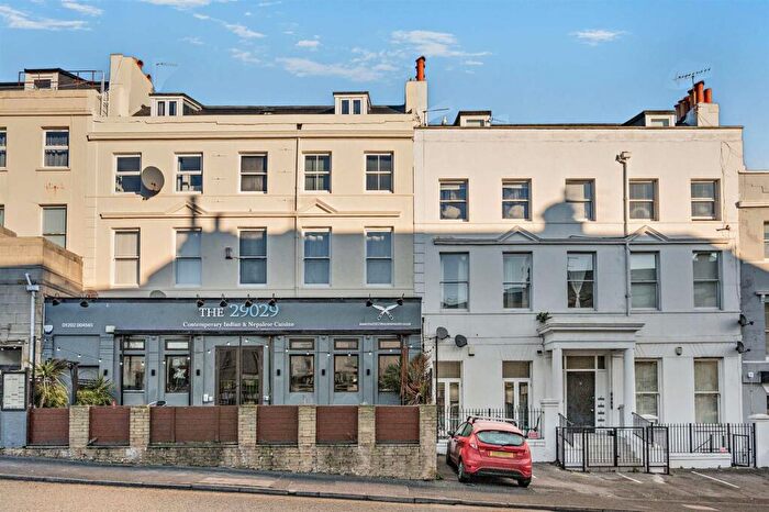 2 Bedroom Apartment For Sale In Upper Norwich Road, Bournemouth, BH2