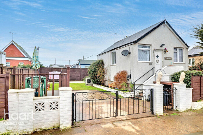 2 Bedroom Detached Bungalow For Sale In Morris Avenue, Clacton-On-Sea, CO15