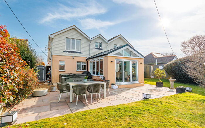 4 Bedroom Detached House For Sale In Bay Tree House, Winford., PO36