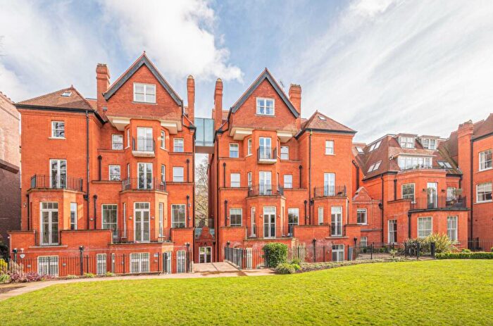 2 Bedroom Flat For Sale In Fitzjohn's Avenue, Hampstead, London, NW3