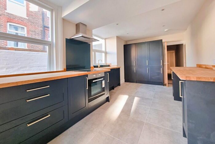 4 Bedroom End Of Terrace House For Sale In Southsea, Hampshire, PO5