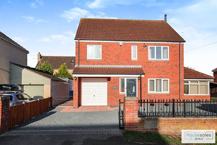 4 Bedroom Detached House For Sale In Main Road, Gilberdyke, HU15
