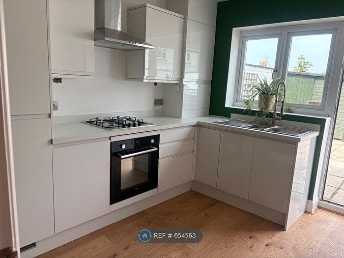 2 Bedroom Detached House To Rent In Hewlett Road, Cheltenham, GL52