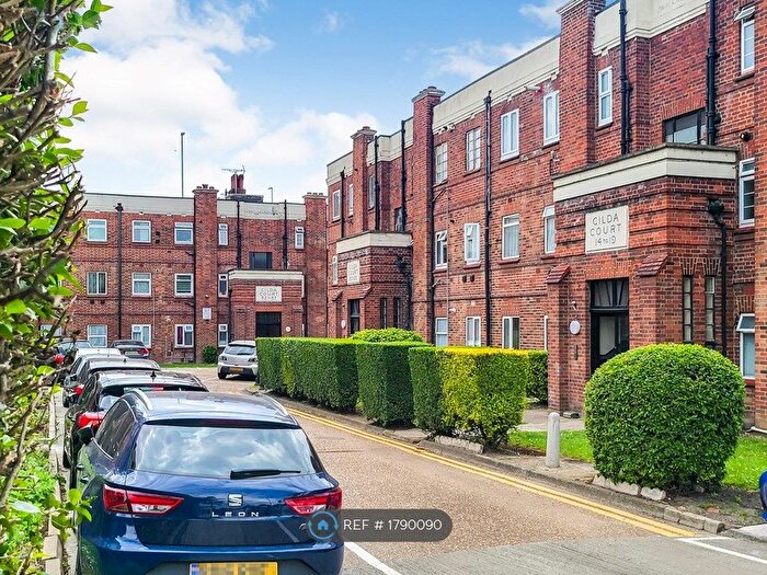 2 Bedroom Flat To Rent In Gilda Court, London, NW7