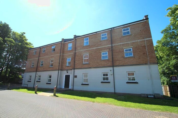2 Bedroom Flat To Rent In Charnley Drive, Leeds, West Yorkshire, Uk, LS7