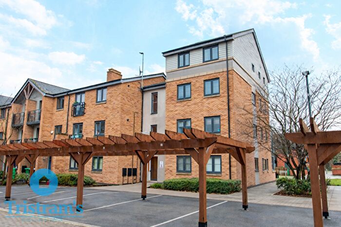 2 Bedroom Flat For Sale In Wakefield Close, Wilford, NG11