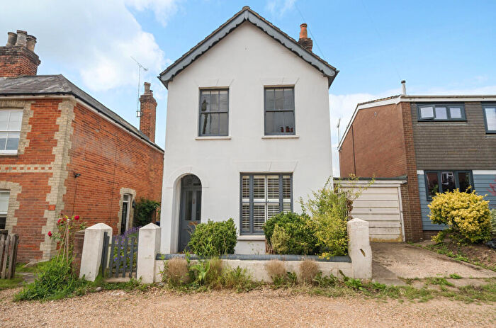 3 Bedroom Semi Detached House To Rent In Mount Pleasant, Farnham, Surrey, GU9