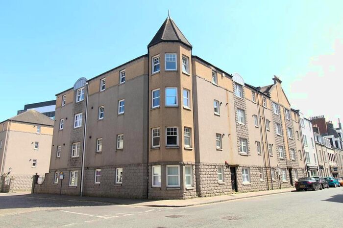 2 Bedroom Flat To Rent In Chapel Mews, Chapel Street, Top Floor, AB10