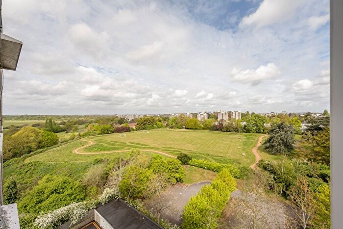 1 Bedroom Flat To Rent In Kimpton House, Roehampton, London, SW15