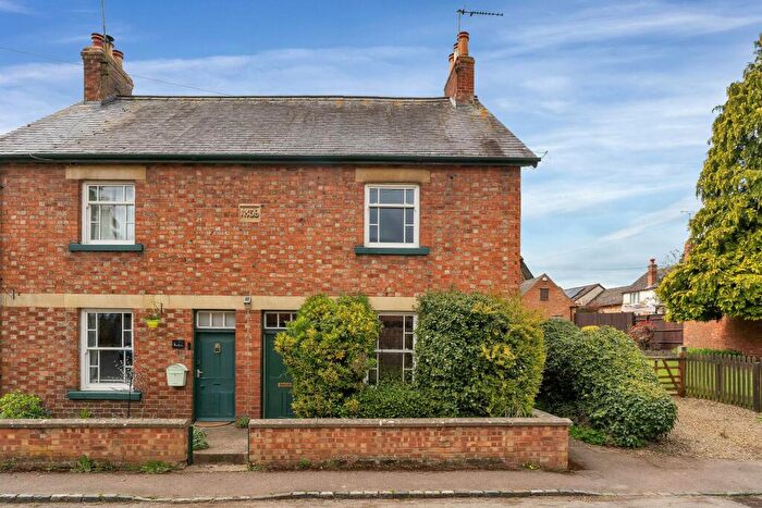 2 Bedroom Character Property For Sale In Cedar Street, Braunston, LE15