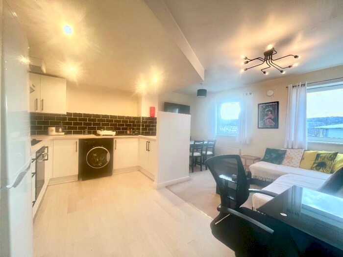 2 Bedroom Apartment To Rent In Columbia Place, Fornham Street, Sheffield, S2