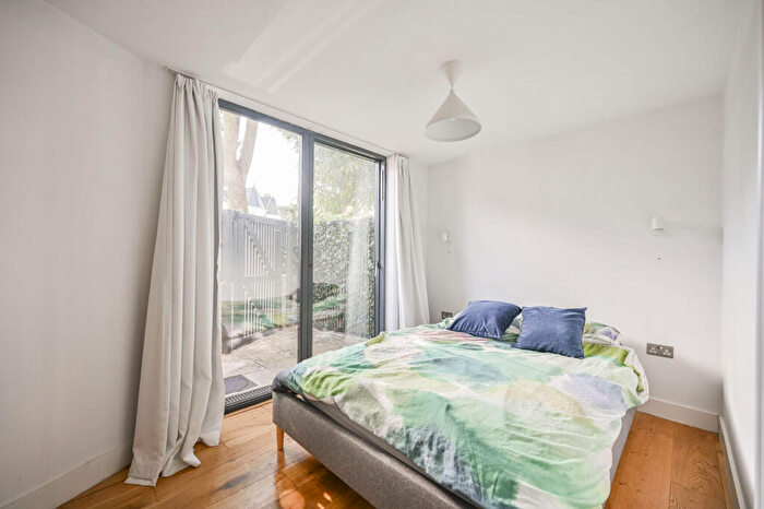 1 Bedroom Flat For Sale In Westbury Avenue, , Turnpike Lane, London, N22