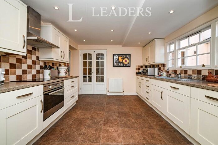 4 Bedroom House To Rent In High Street, Kelvedon, Colchester, CO5