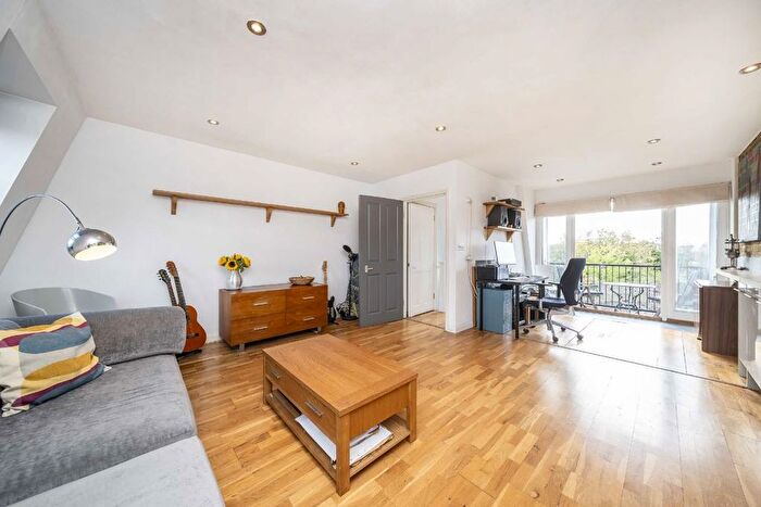 2 Bedroom Flat For Sale In Royal College Street, Camden Town, NW1