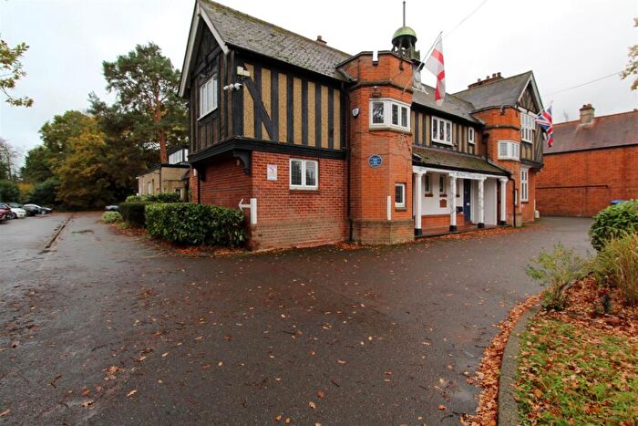 1 Bedroom Apartment To Rent In High Road, Byfleet, KT14