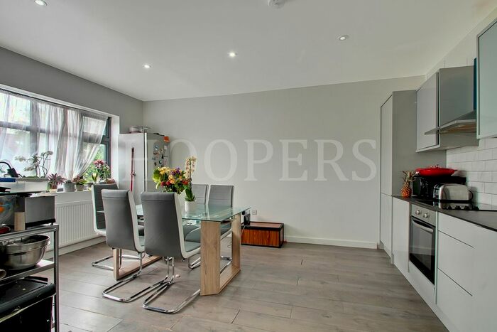 5 Bedroom Property To Rent In Elm Way, London, NW10