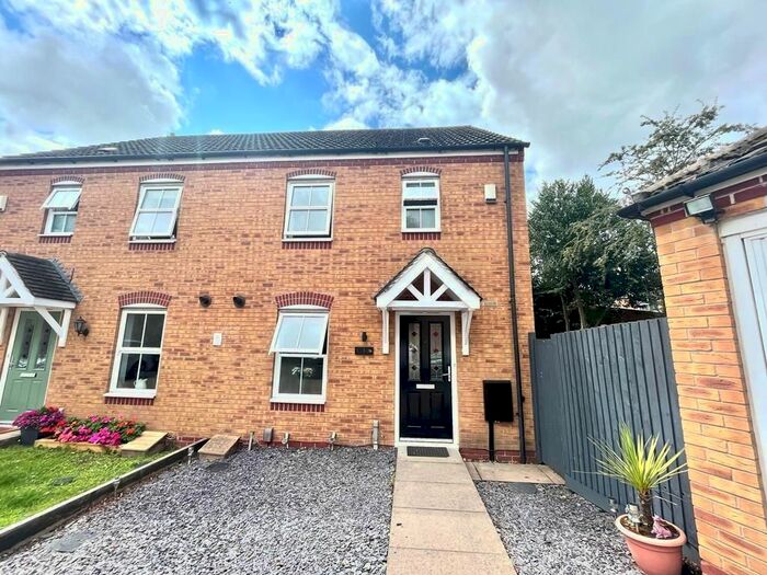 3 Bedroom Property To Rent In Rowans Crescent, Nottingham, NG6