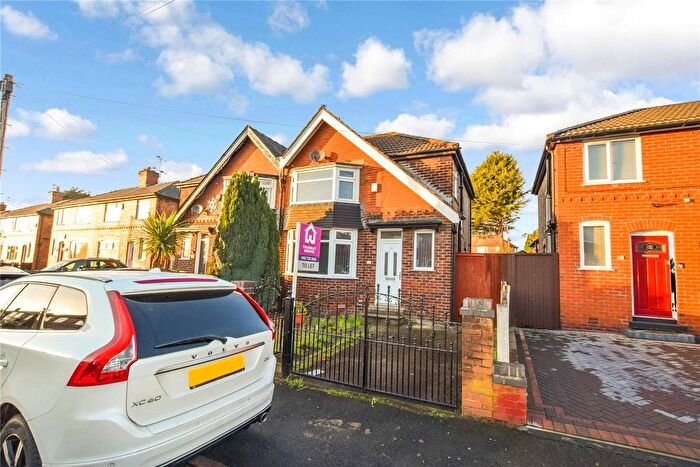3 Bedroom Semi-Detached House To Rent In Branksome Drive, Salford, Manchester, M6