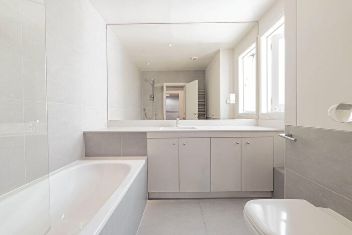 5 Bedroom Detached House To Rent In Cenacle Close, London, NW3