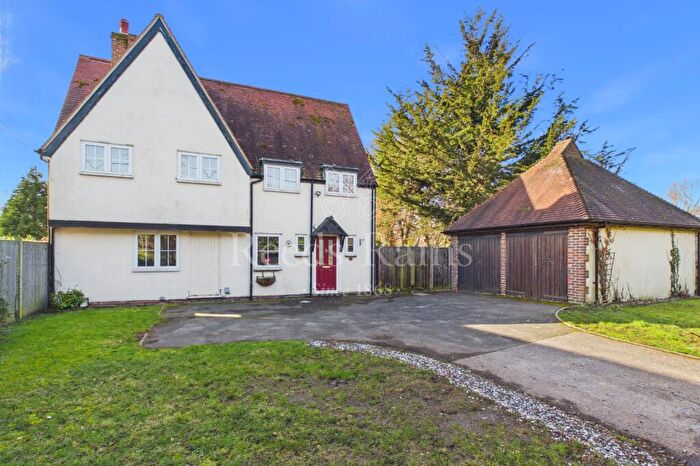 3 Bedroom Detached House For Sale In Highcross Road, Southfleet, Gravesend, Kent, DA13