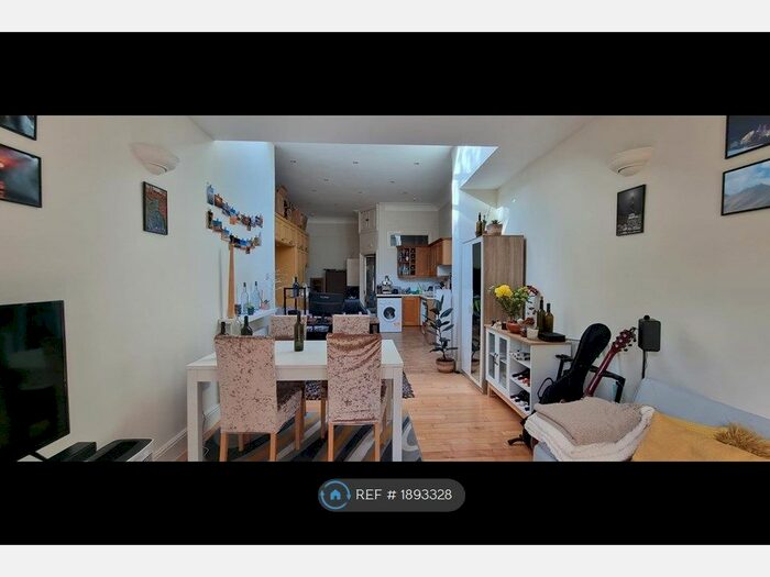 Studio To Rent In Balham High Road, Balham, SW17