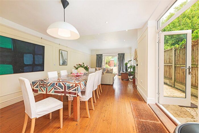 4 Bedroom Terraced House For Sale In Crescent Lane, London, SW4